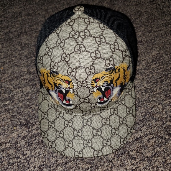 Gucci Beige and Black Tiger Print Cap - Picture 1 of 8